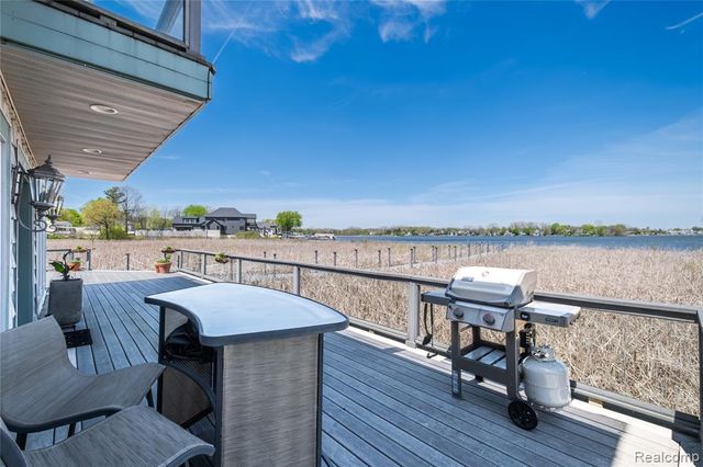 2350 Crane Road, Fenton, MI 48430