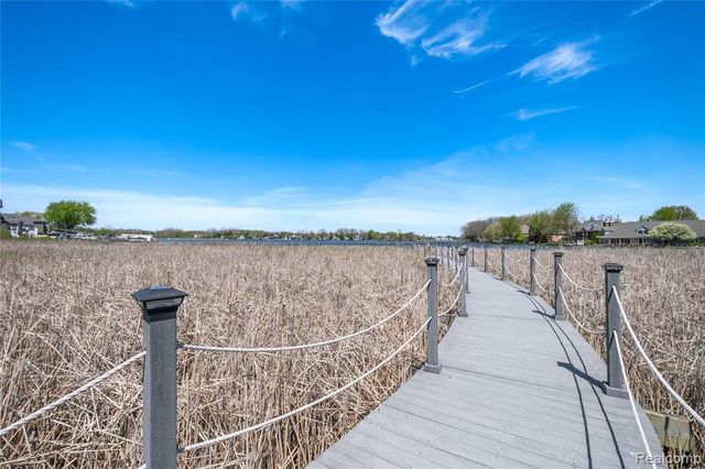 2350 Crane Road, Fenton, MI 48430
