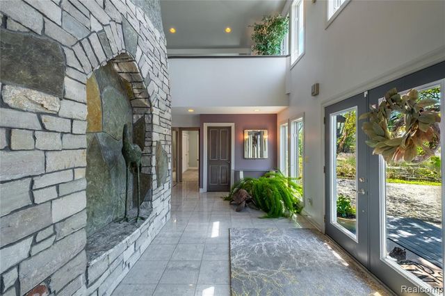 2350 Crane Road, Fenton, MI 48430