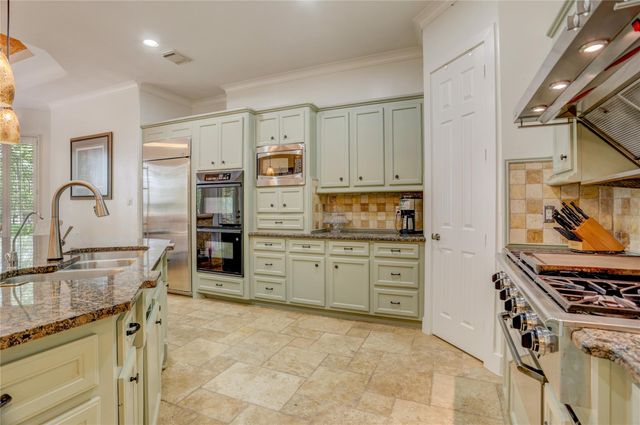 19311 Country Lake Drive, Magnolia, TX 77355