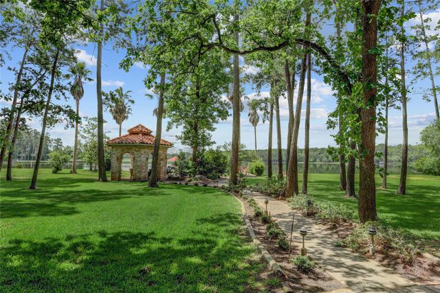 19311 Country Lake Drive, Magnolia, TX 77355
