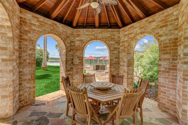 19311 Country Lake Drive, Magnolia, TX 77355