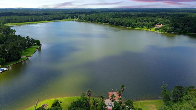 19311 Country Lake Drive, Magnolia, TX 77355