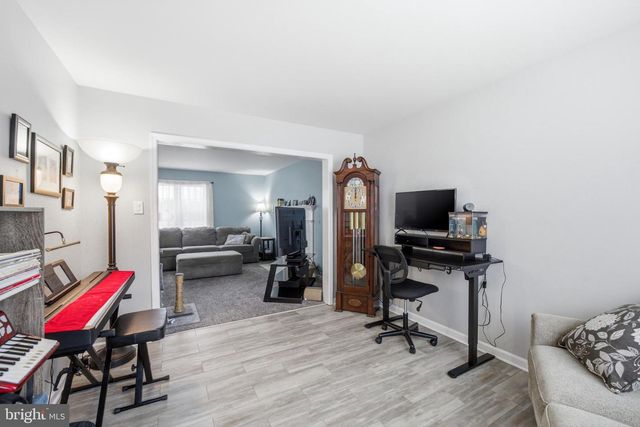 401 IVY DR, Oxford, PA 19363