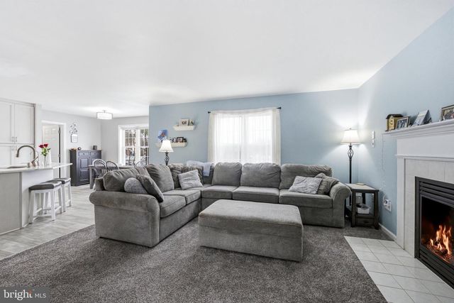 401 IVY DR, Oxford, PA 19363