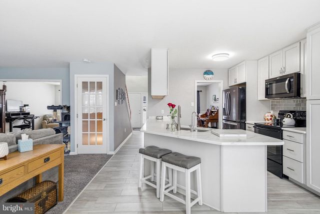 401 IVY DR, Oxford, PA 19363