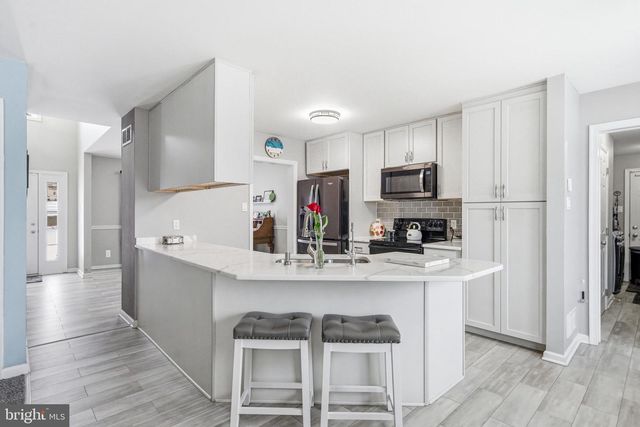 401 IVY DR, Oxford, PA 19363