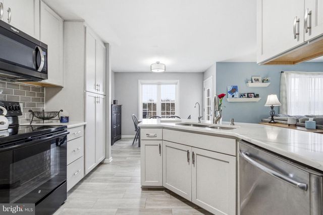 401 IVY DR, Oxford, PA 19363