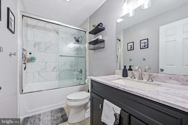 401 IVY DR, Oxford, PA 19363