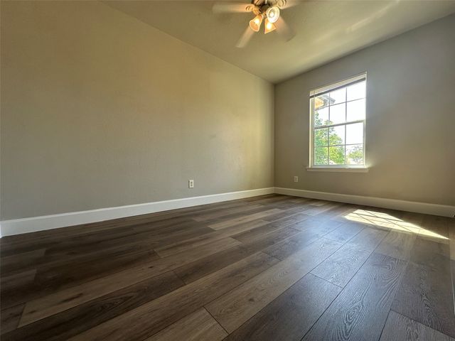 615 N Cleveland Avenue 617, Sherman, TX 75090