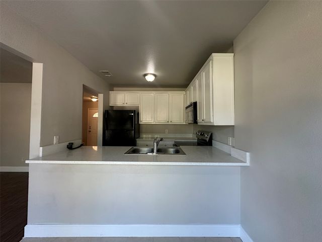 615 N Cleveland Avenue 617, Sherman, TX 75090