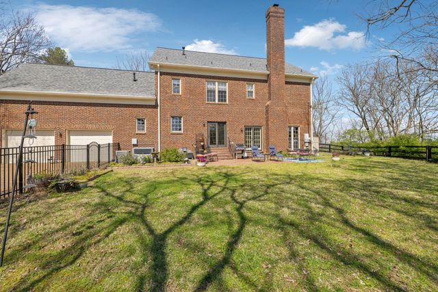 605 Natchez Bend Road, Nashville, TN 37221