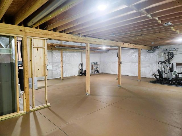 611 E Maple Beach Drive, Edgerton, WI 53534