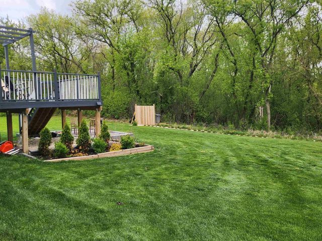 611 E Maple Beach Drive, Edgerton, WI 53534