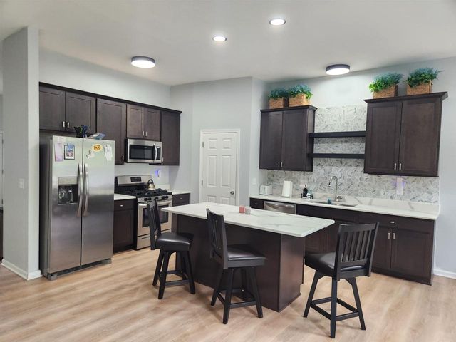 611 E Maple Beach Drive, Edgerton, WI 53534