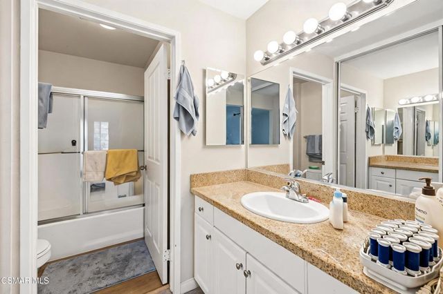 21400 Burbank Boulevard 306, Woodland Hills, CA 91367