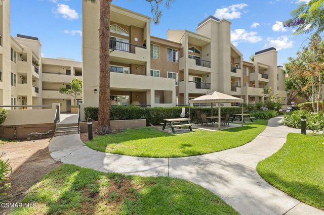 21400 Burbank Boulevard 306, Woodland Hills, CA 91367