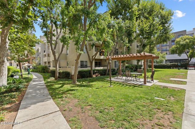 21400 Burbank Boulevard 306, Woodland Hills, CA 91367
