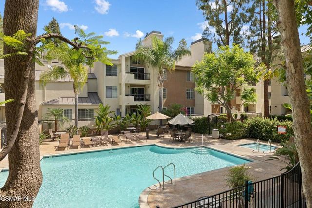 21400 Burbank Boulevard 306, Woodland Hills, CA 91367