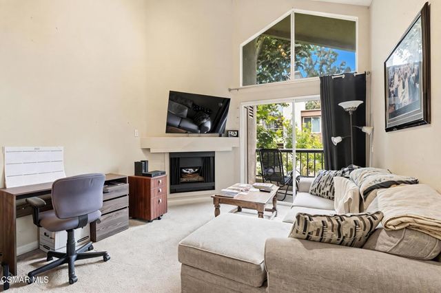 21400 Burbank Boulevard 306, Woodland Hills, CA 91367
