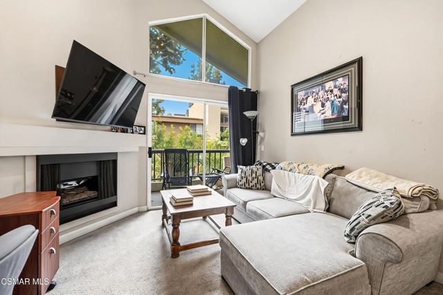 21400 Burbank Boulevard 306, Woodland Hills, CA 91367