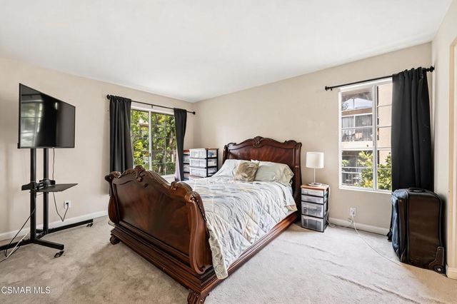 21400 Burbank Boulevard 306, Woodland Hills, CA 91367