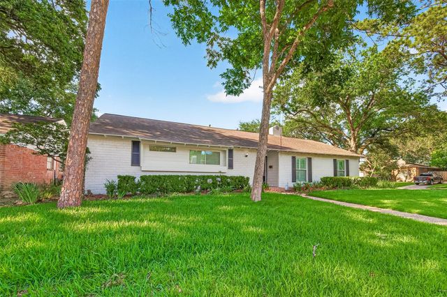 10602 Longmont Drive, Houston, TX 77042