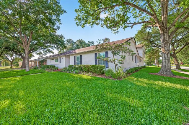 10602 Longmont Drive, Houston, TX 77042