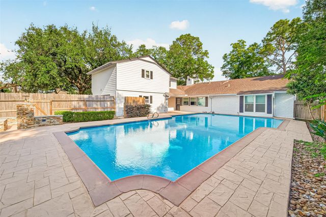 10602 Longmont Drive, Houston, TX 77042