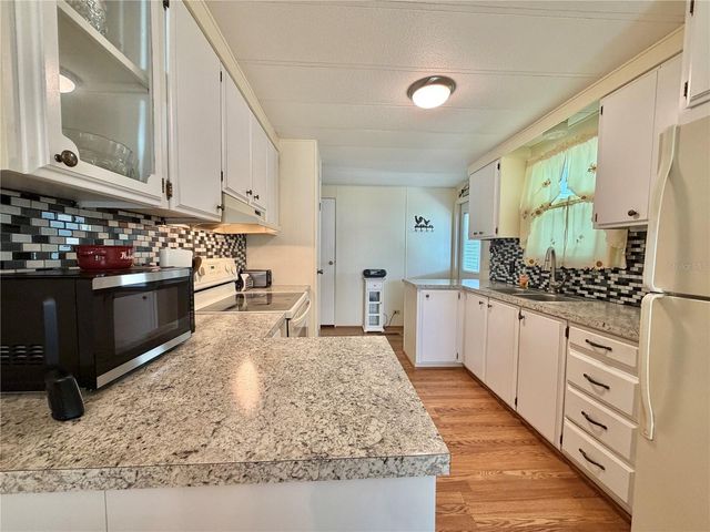 344 HAWTHORNE BOULEVARD, Leesburg, FL 34748