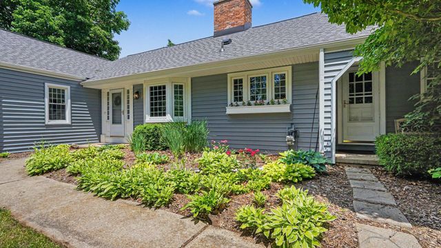 3702 Meadow Lane, Saline, MI 48176