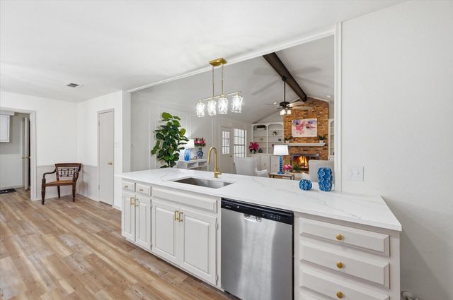 5808 Ridge Drive, Arlington, TX 76016