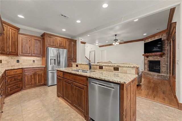 1805 NE Frost Drive, Bentonville, AR 72712