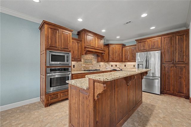 1805 NE Frost Drive, Bentonville, AR 72712
