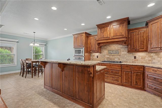 1805 NE Frost Drive, Bentonville, AR 72712