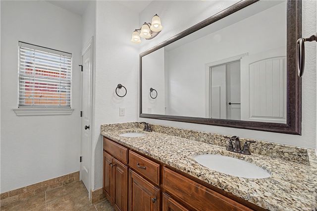 1805 NE Frost Drive, Bentonville, AR 72712