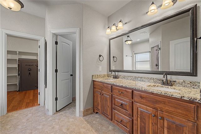 1805 NE Frost Drive, Bentonville, AR 72712