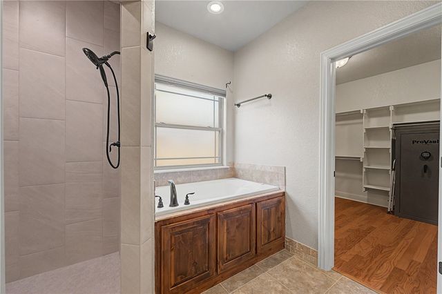 1805 NE Frost Drive, Bentonville, AR 72712