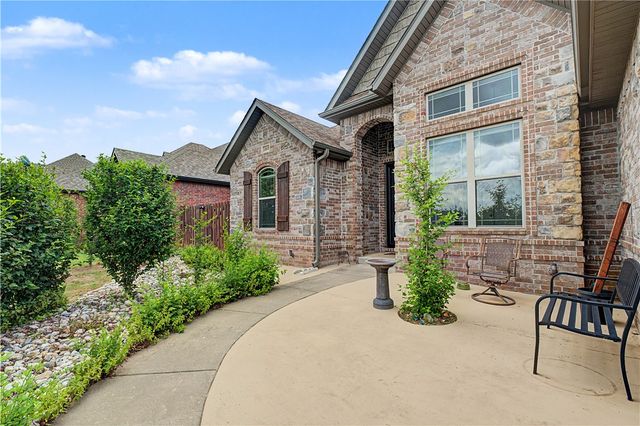 1805 NE Frost Drive, Bentonville, AR 72712