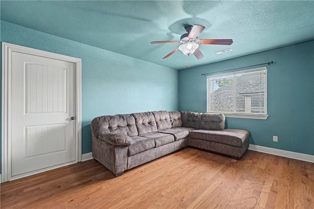 1805 NE Frost Drive, Bentonville, AR 72712