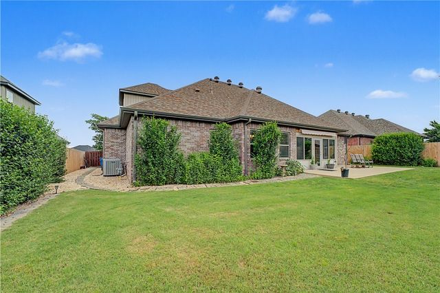 1805 NE Frost Drive, Bentonville, AR 72712
