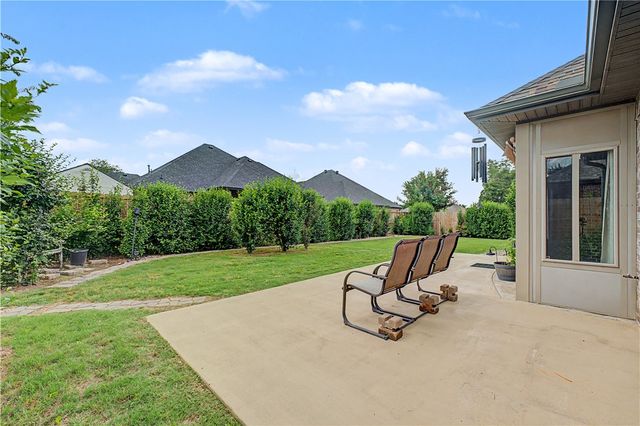 1805 NE Frost Drive, Bentonville, AR 72712