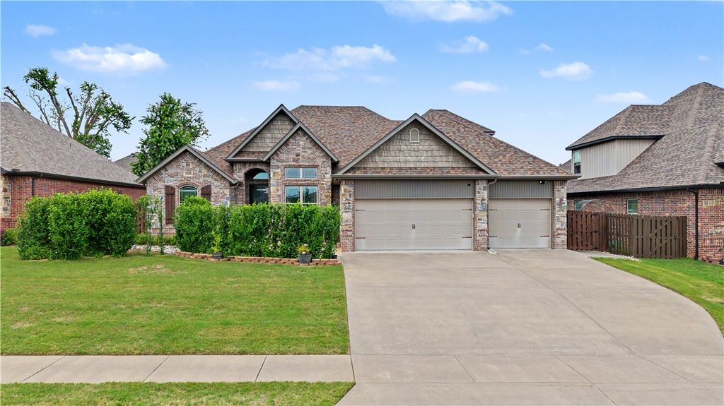 1805 NE Frost Drive, Bentonville, AR 72712
