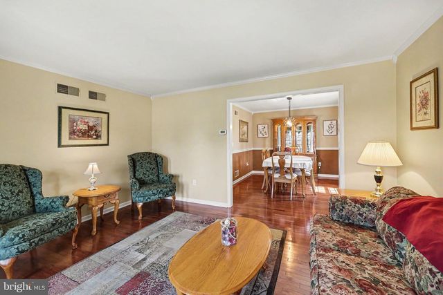 9 BLUE SPRUCE DR, Enola, PA 17025