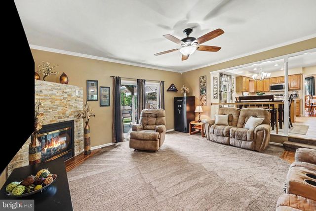 9 BLUE SPRUCE DR, Enola, PA 17025