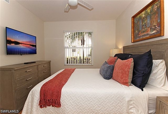 3380 Crown Pointe BLVD W 102, Naples, FL 34112
