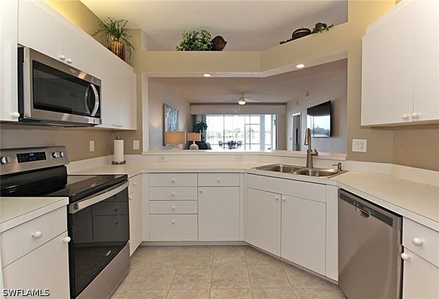 3380 Crown Pointe BLVD W 102, Naples, FL 34112
