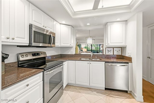 571 E Serendipity DR 571, Naples, FL 34108