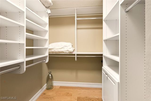 571 E Serendipity DR 571, Naples, FL 34108