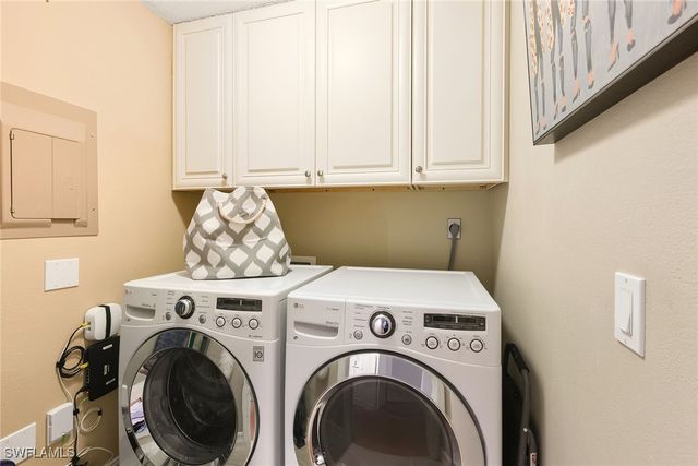 571 E Serendipity DR 571, Naples, FL 34108